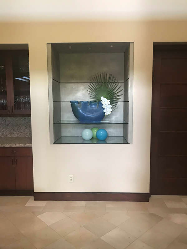 Thompson Art Studios uses Silver LusterStone® inside a display niche on the Big Island of Hawaii.